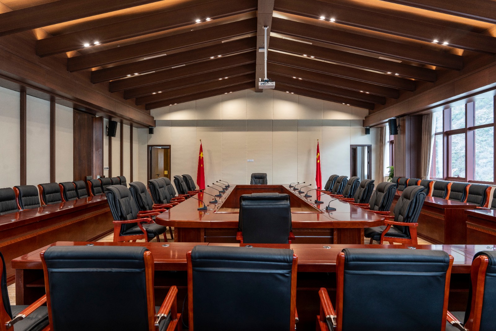2-5.会议室.jpg